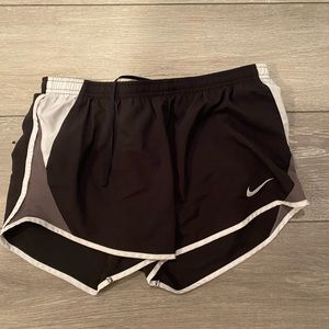 black and white nike shorts